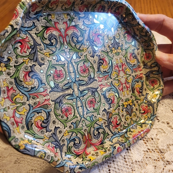 VTG Small English Tin Tea Trays Set Of 2 - Picture 15 of 15